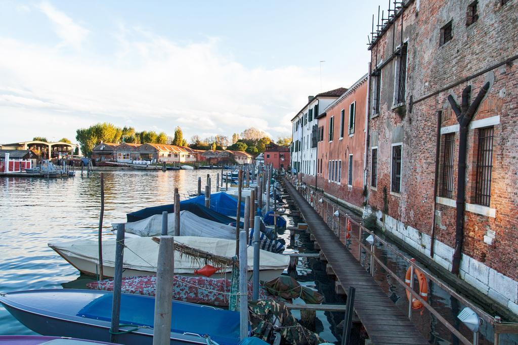 Appartamento Venezia Biennale Bianco&Rosso Esterno foto